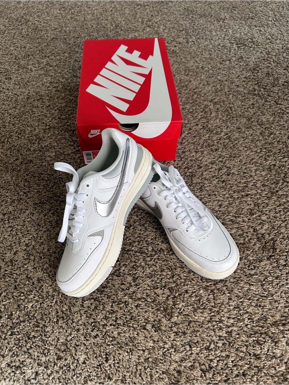 New Nike women’s sneakers size 8
